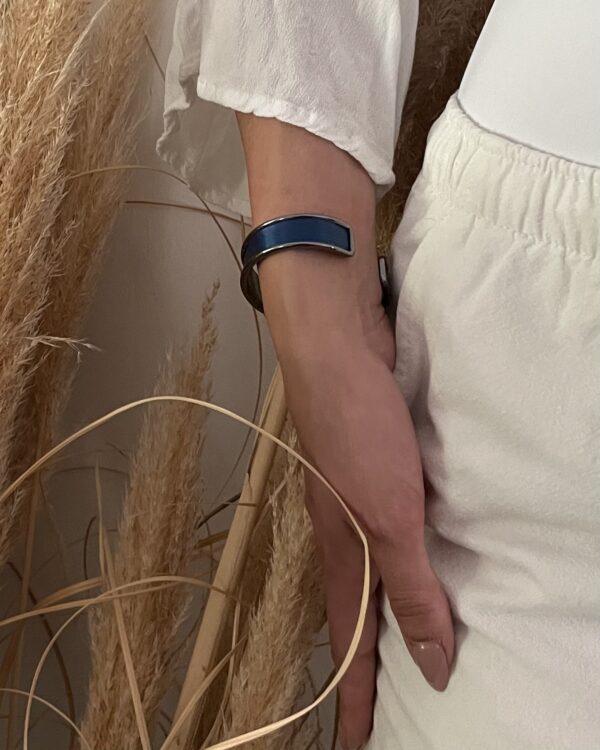 Bracelet Bleu Nuit – Atelier Gahia – bijou en marqueterie de paille