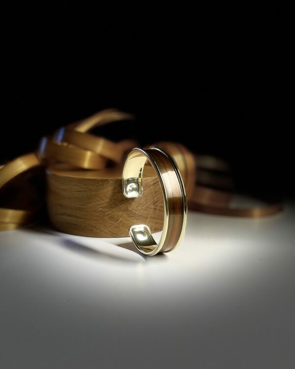 Bracelet Marron Écorce en paille naturelle brun chocolat et laiton doré – Collection Lumière Fine – Atelier Gahia