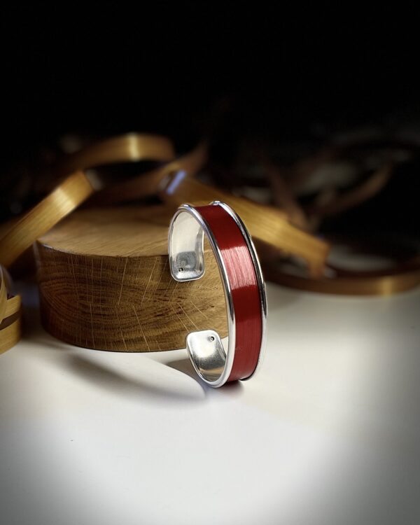 Bracelet Rouge Passion en paille naturelle et laiton argenté – Collection Intensité Claire – Atelier Gahia
