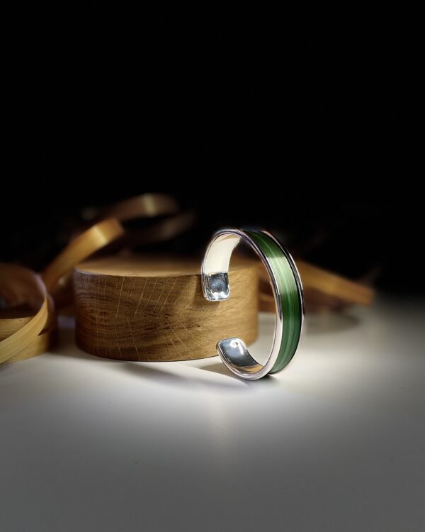 Bracelet Vert en paille naturelle et laiton argenté – Collection Intensité Claire – Atelier Gahia