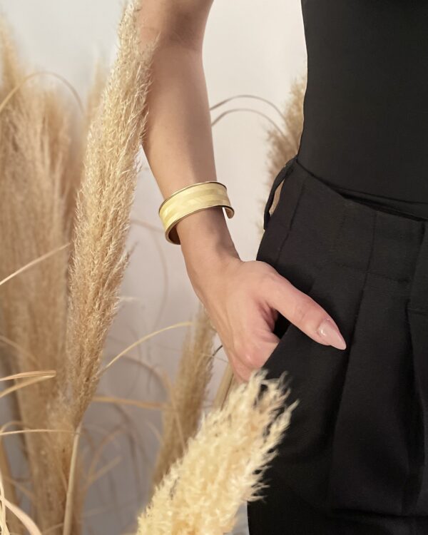 Bracelet en paille dorée naturelle – Atelier Gahia
