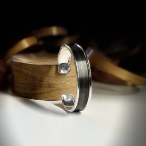 Bracelet en paille grise – laiton argenté – collection Intensité Claire – Atelier Gahia