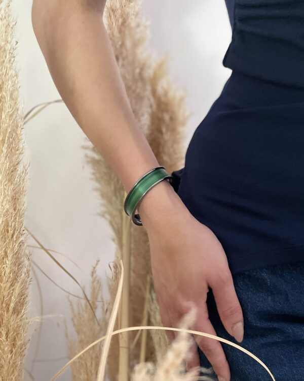 Bracelet vert en paille – laiton argenté vieilli – Atelier Gahia