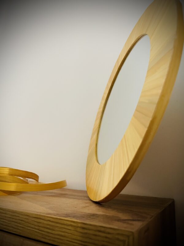 Miroir rond doré en marqueterie de paille – création artisanale Atelier Gahia